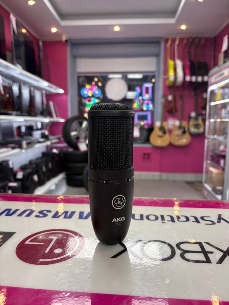 Микрофон AKG  p120