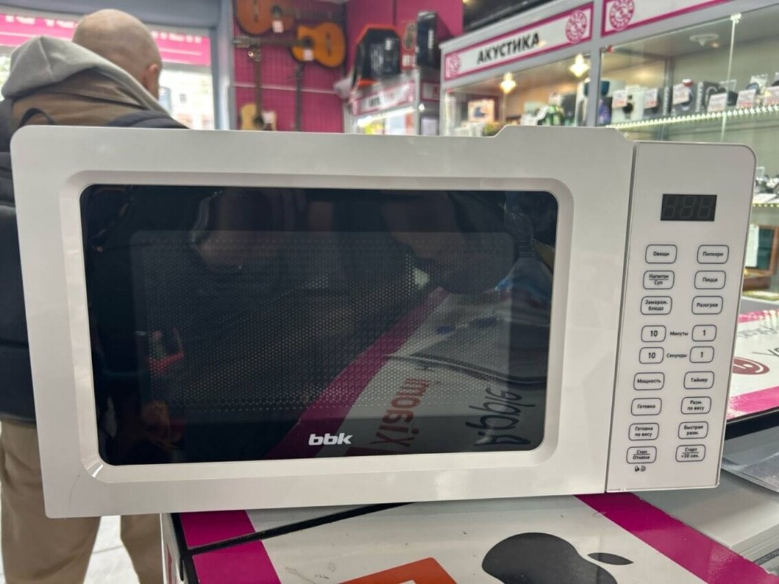 Микроволновая печь BBK 785