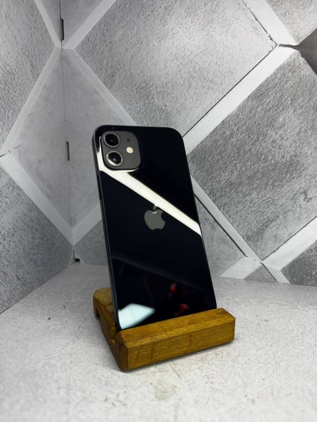 Смартфон iPhone 12 64 Gb
