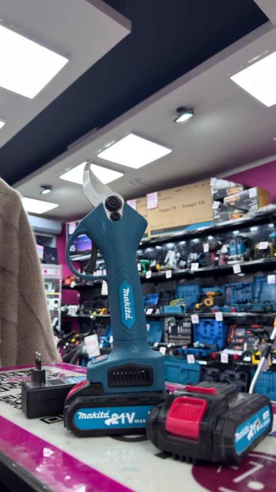 Кусторез Makita