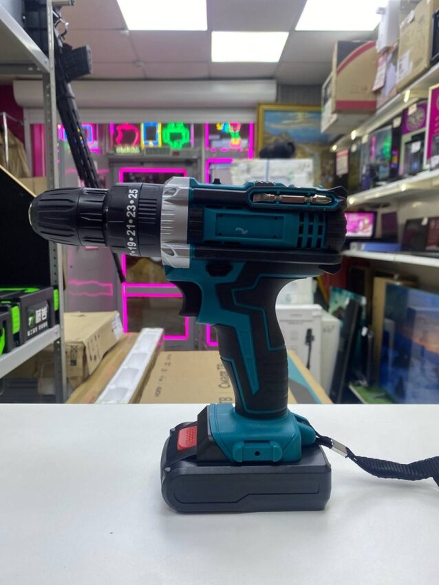 Шуруповерт Makita