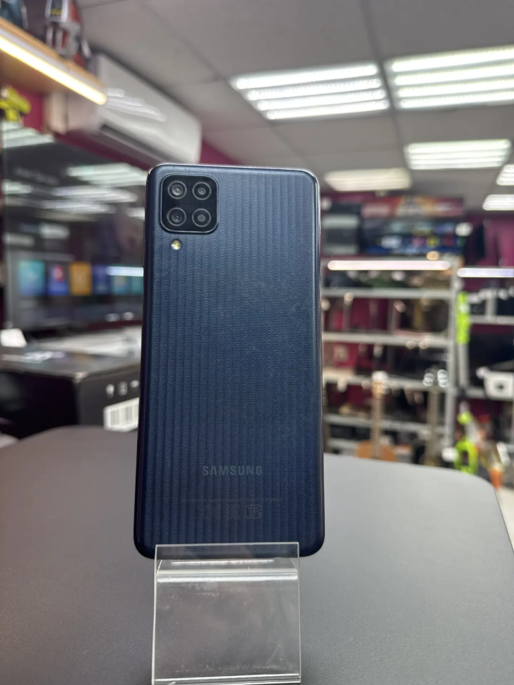 Смартфон Samsung  M12 4/128