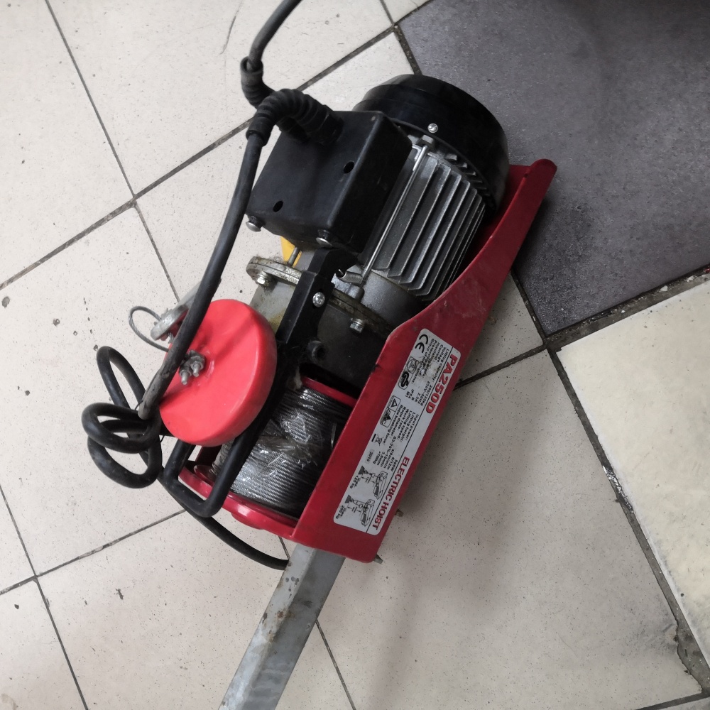 Лебедка  2.5 т